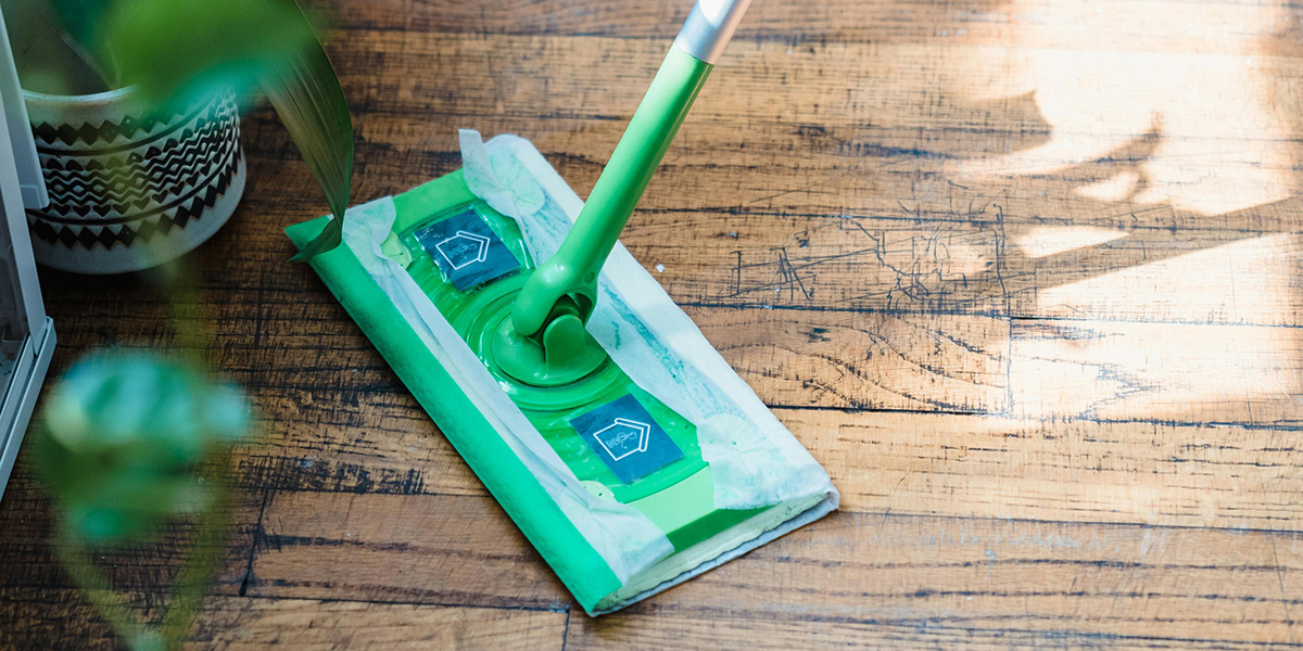 Як правильно доглядати вінілову підлогу