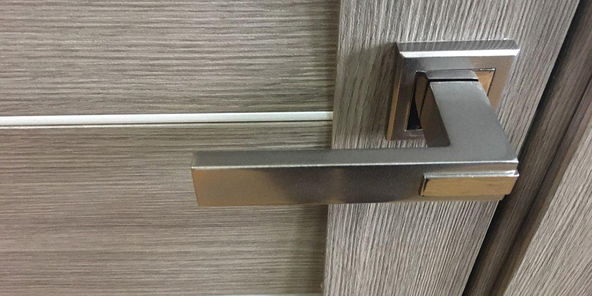 Чому встановлення дверей коштує так дорого?